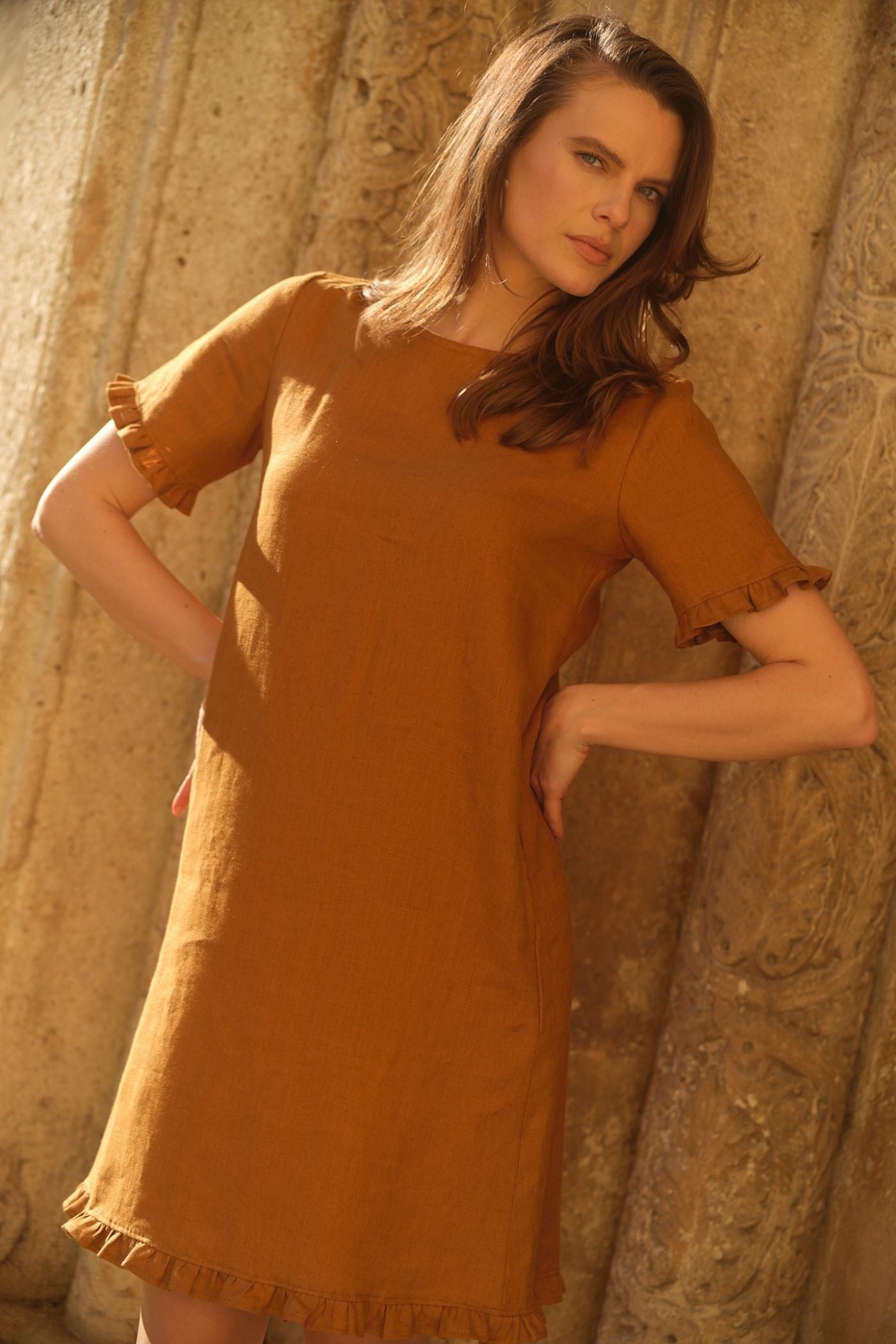 Rochie din In cu Volănașe Rosa Caramel