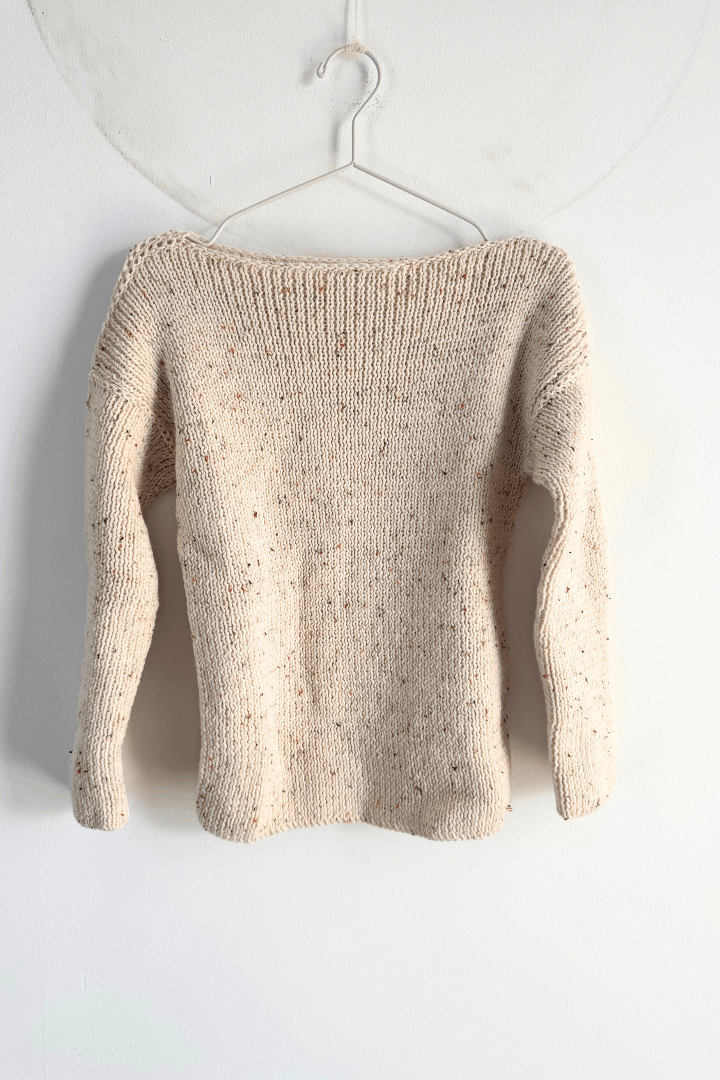Pulover Tricotat Manual Din Lână Merinos Poetry Crem cu Picățele