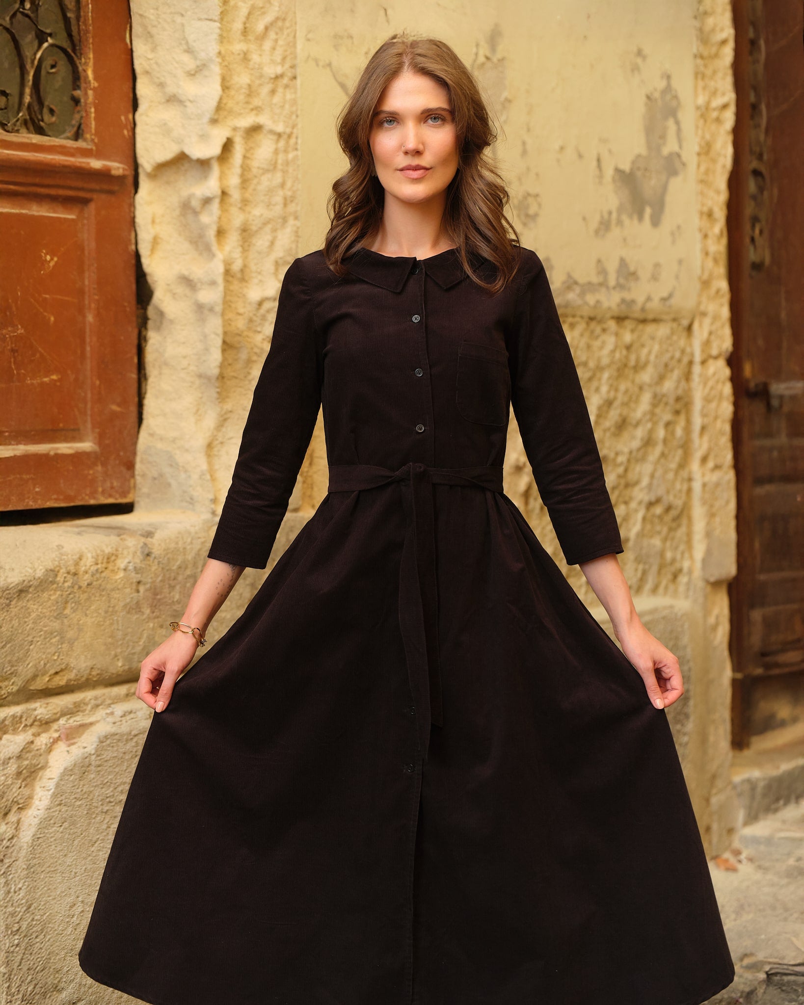 Rochie Din Catifea Reiata Cu Guler Și Nasturi Marla Negru