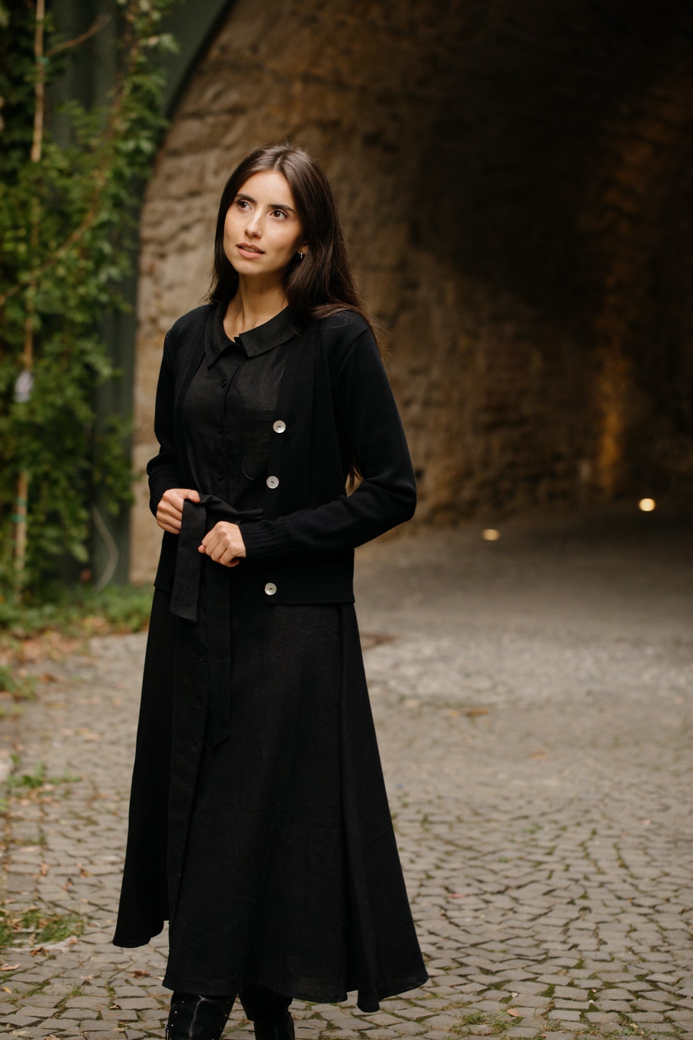 Rochie Din In Lungă Cu Guler Și Nasturi Marla Negru