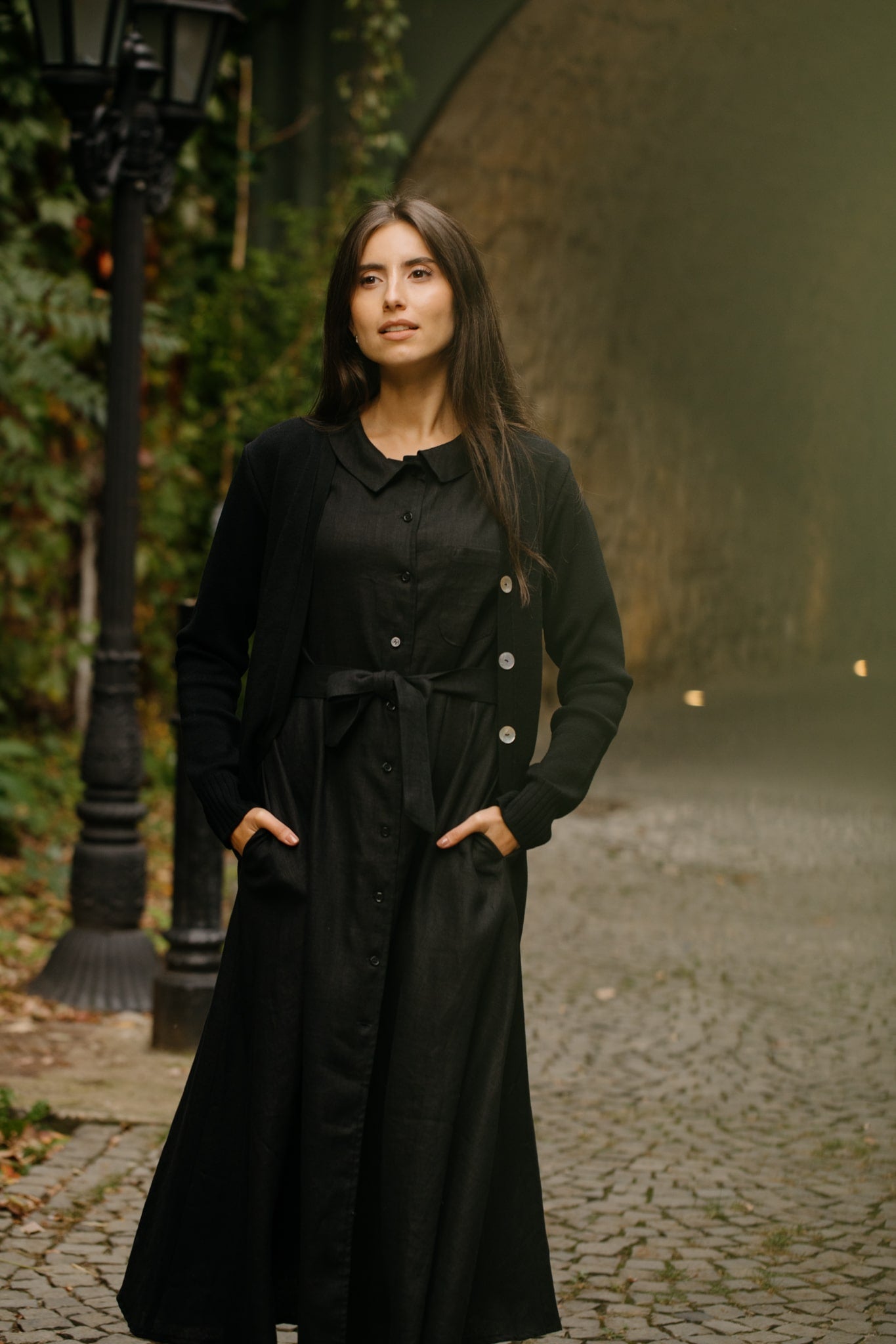 Rochie Din In Lungă Cu Guler Și Nasturi Marla Negru