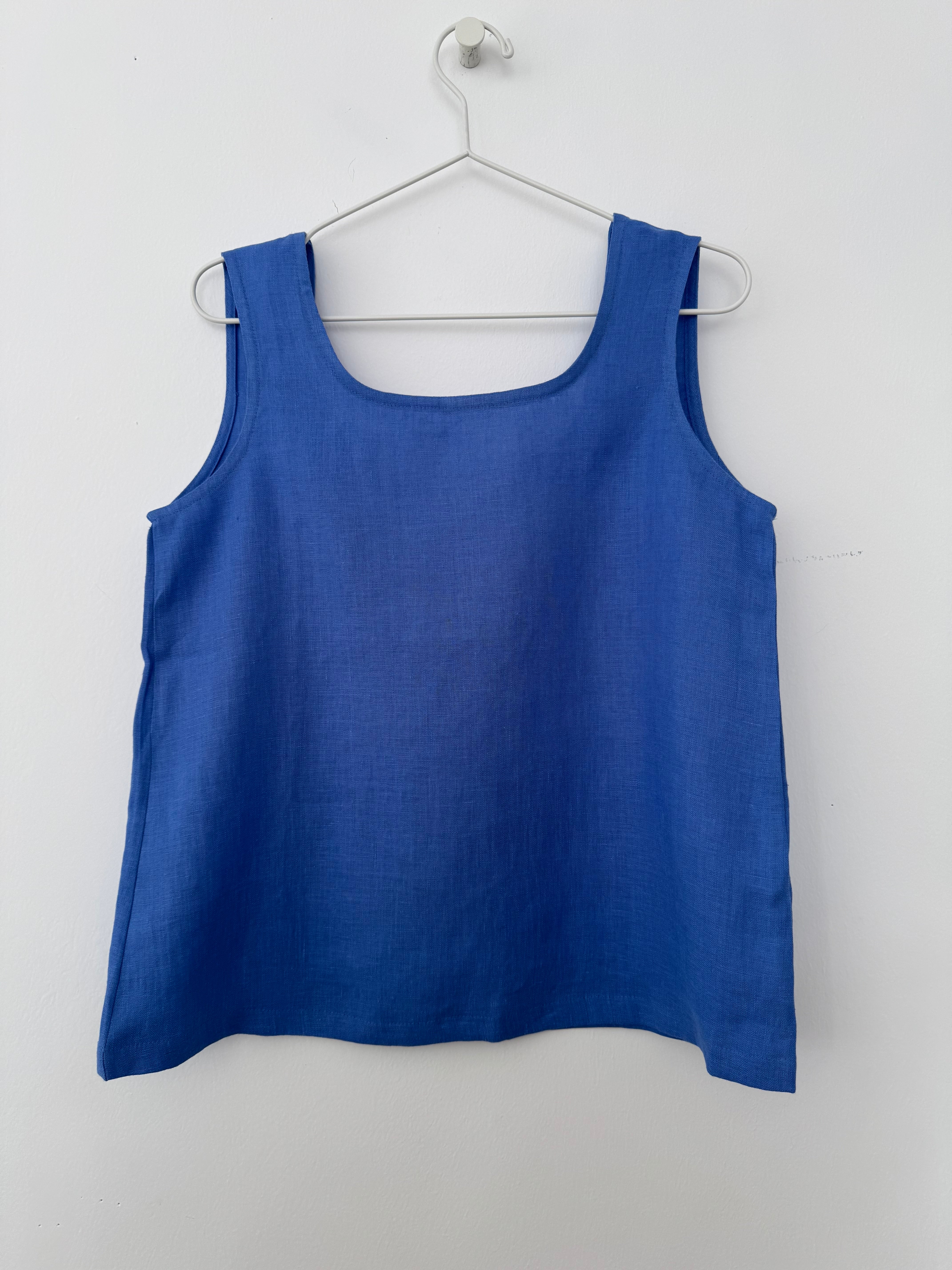 Maiou Din In Uma Albastru Electric