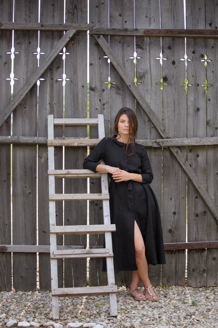 Rochie Din In Lungă Cu Guler Și Nasturi Marla Negru