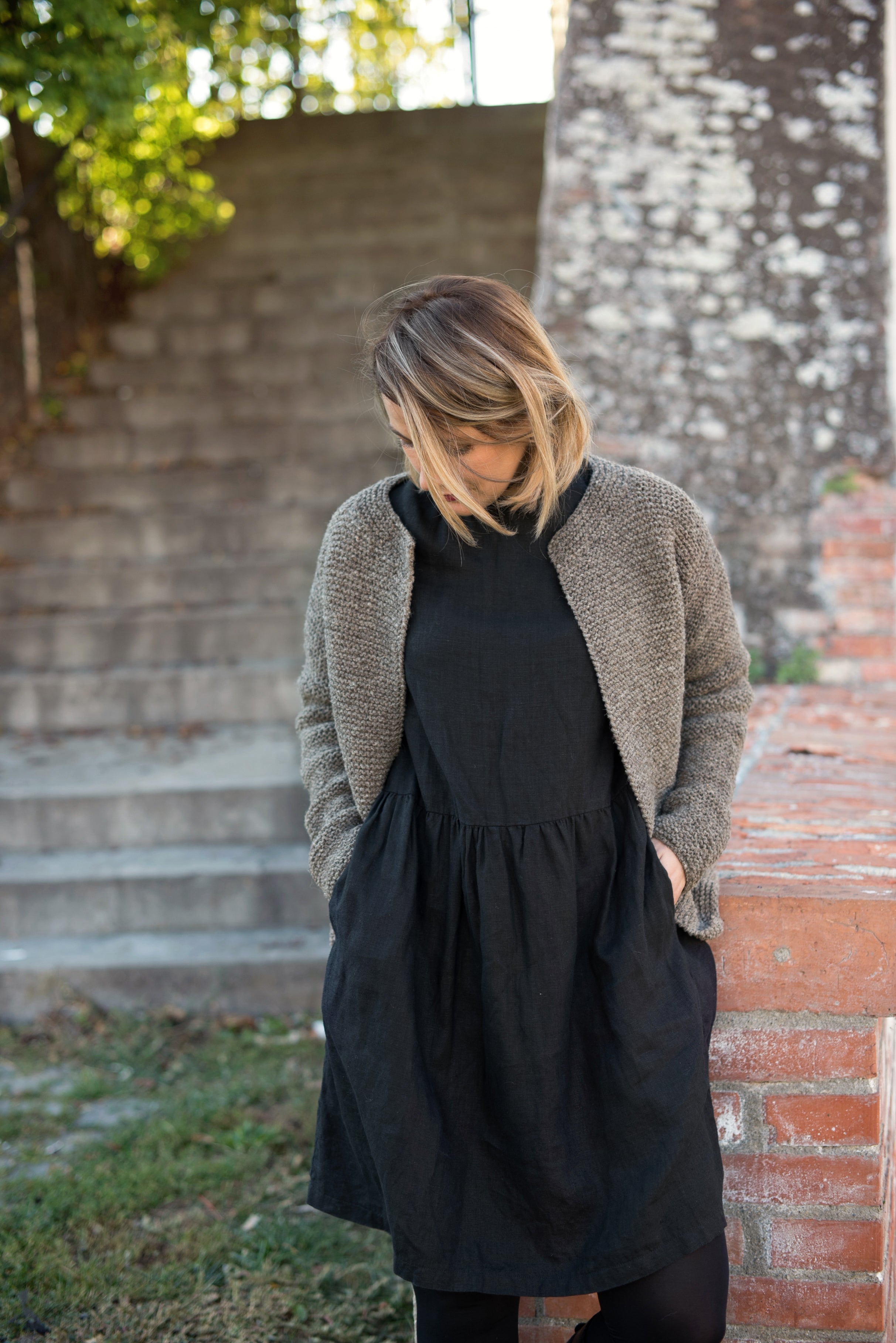 Rochie Din In Cu Mânecă Trei Sferturi Anne Negru