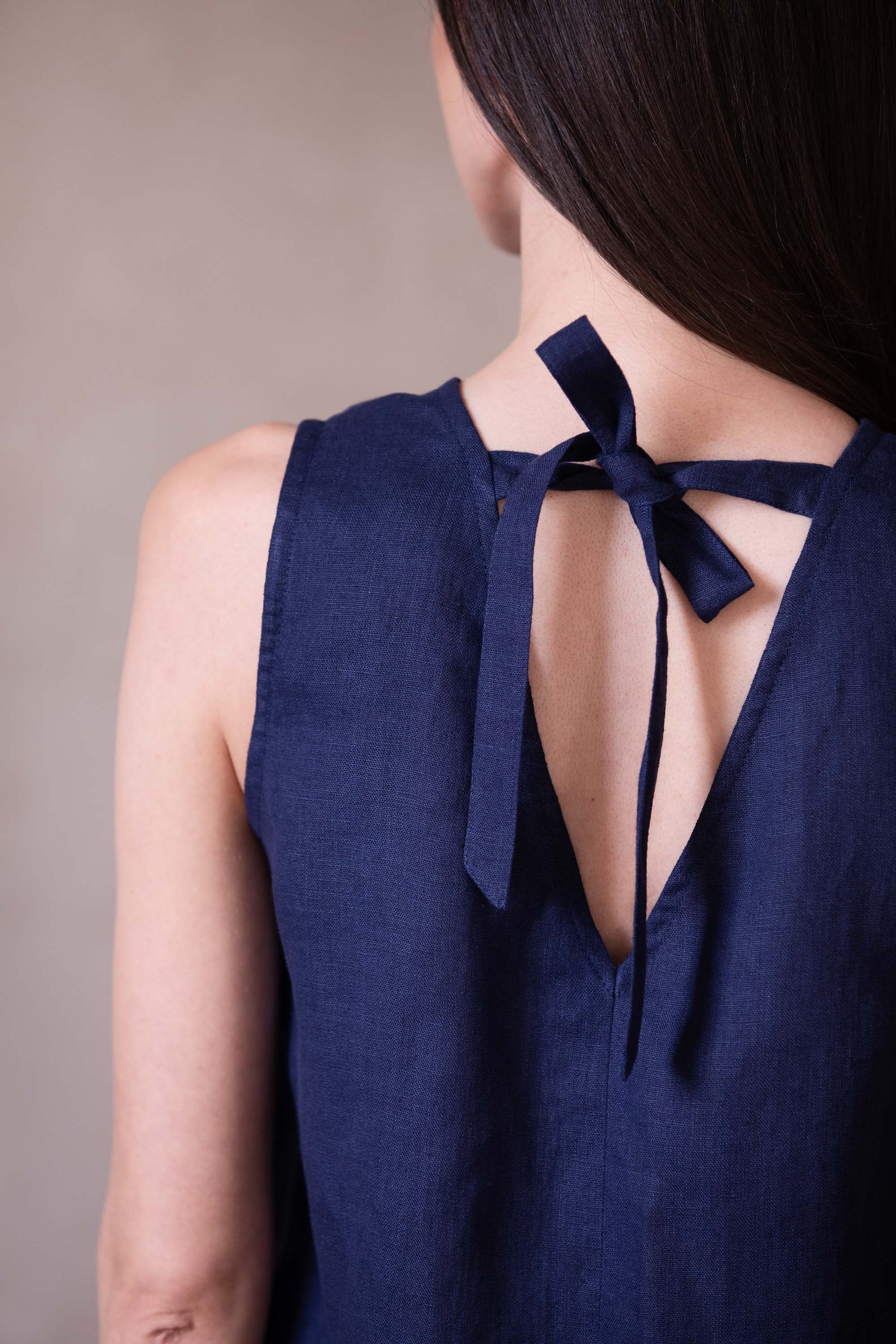 Linen Top with Bow at the Back Isla Navy