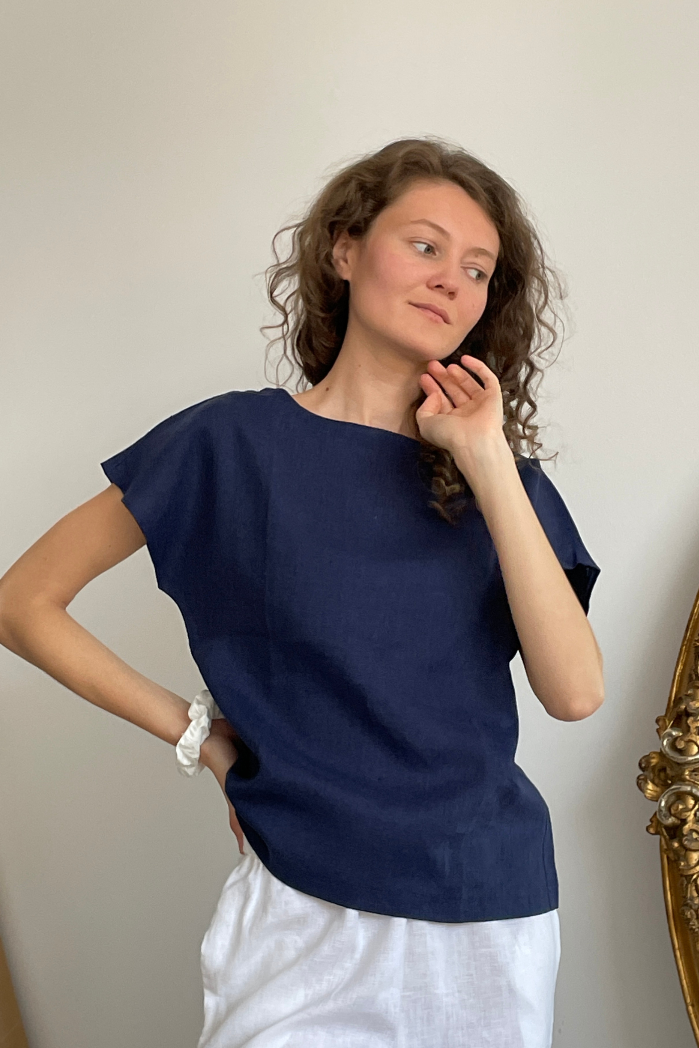 Tricou De In Negru Bleumarin