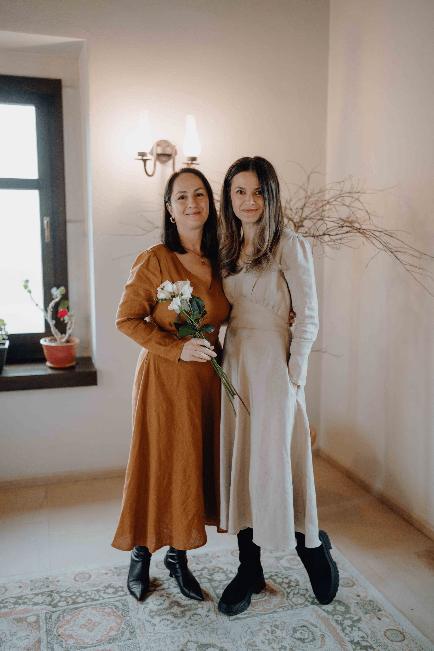 Rochie din In cu Mânecă Lungă Sophia Bej