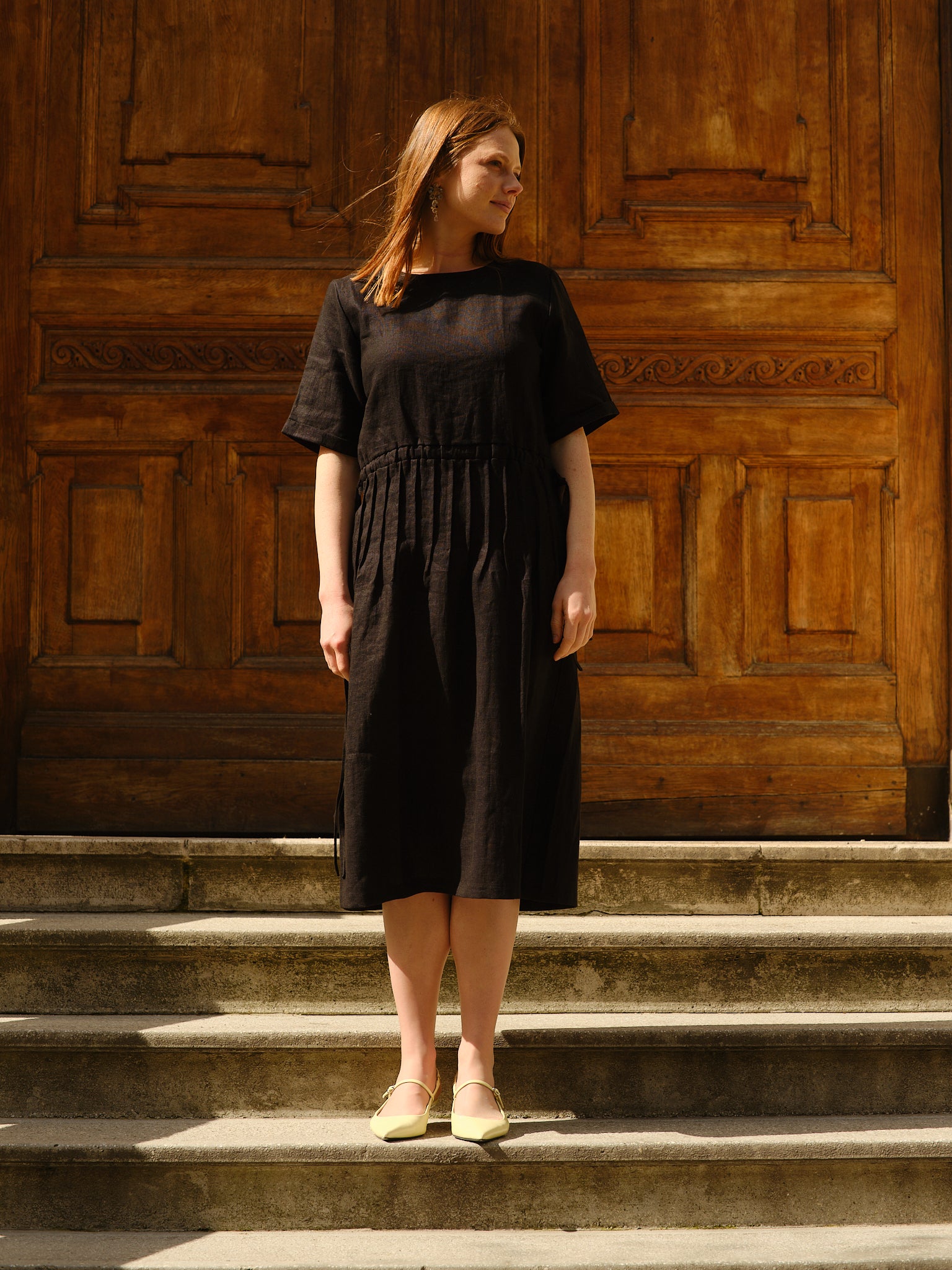 Rochie din In cu Mânecă Scurtă și Șnur în Talie Harriet Negru