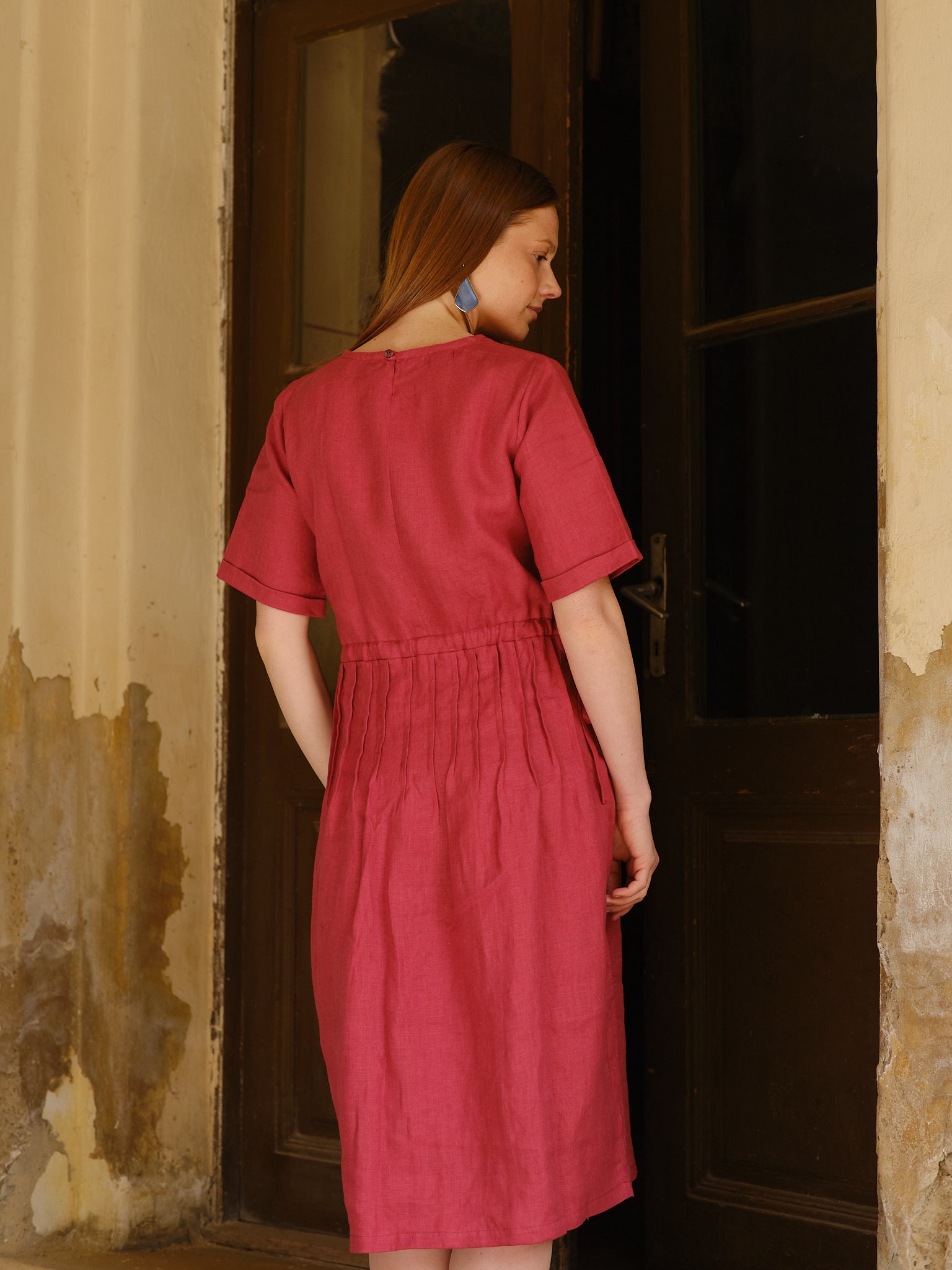 Rochie din In cu Mânecă Scurtă și Șnur în Talie Harriet Roșu Căpșună