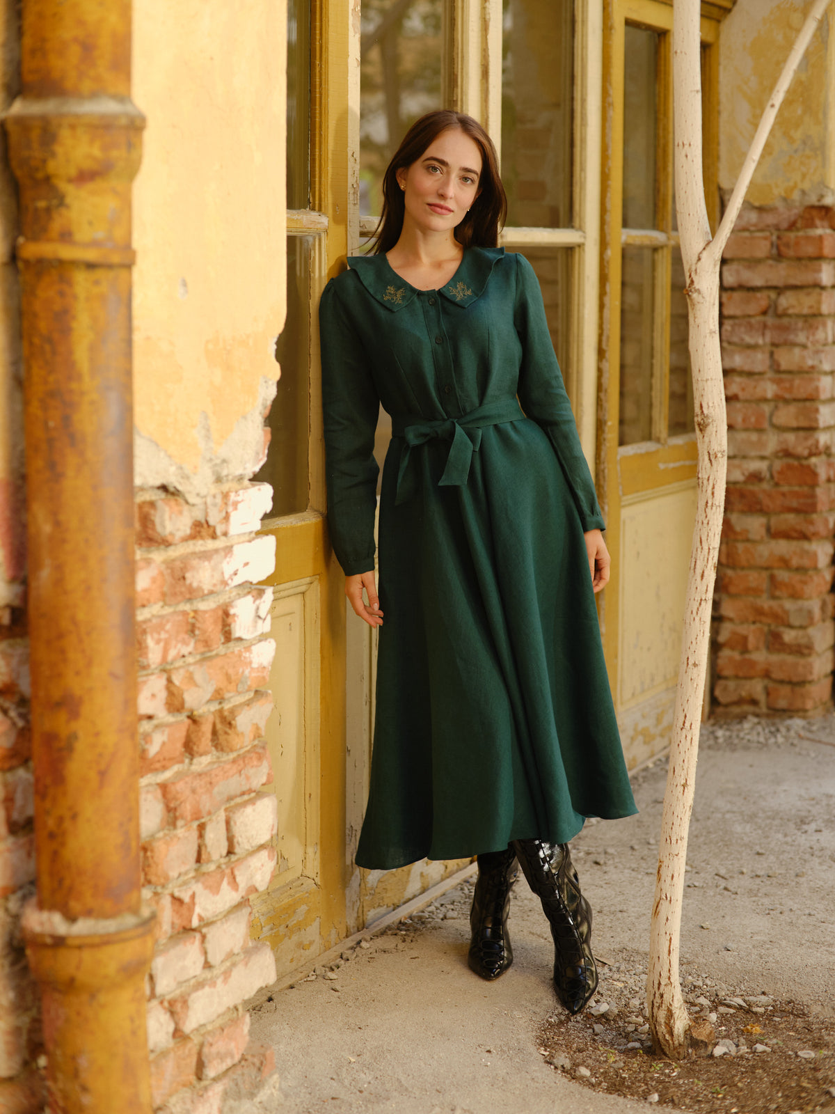 Rochie din In cu Mânecă Lungă și Broderie Sylvie