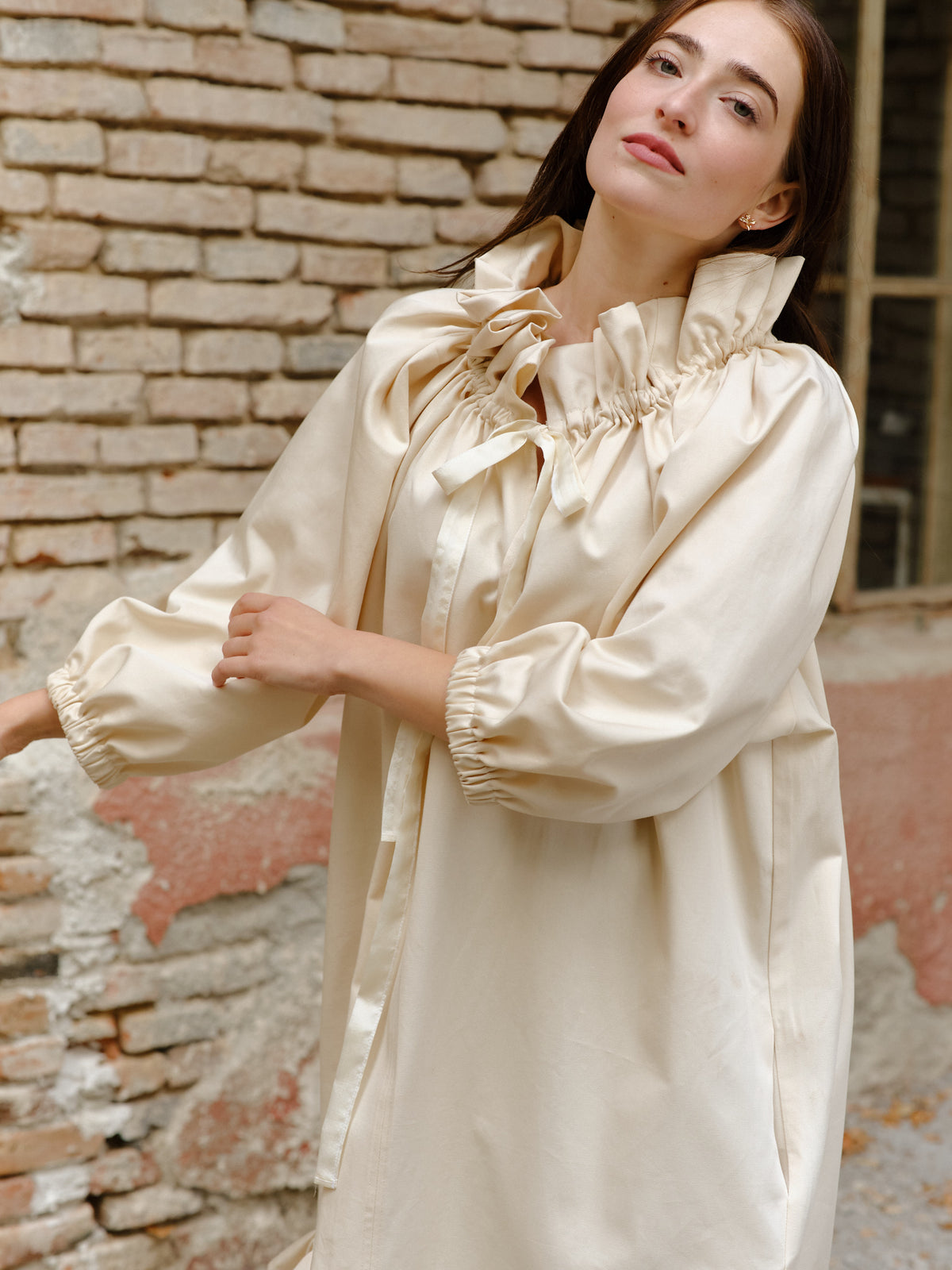 Rochie din gabardină de bumbac organic, cu croi amplu și guler încrețit Poème Lunaire