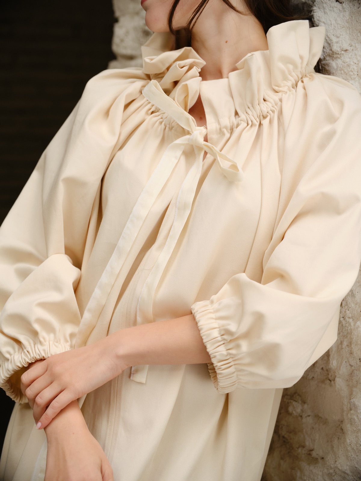 Rochie din gabardină de bumbac organic, cu croi amplu și guler încrețit Poème Lunaire