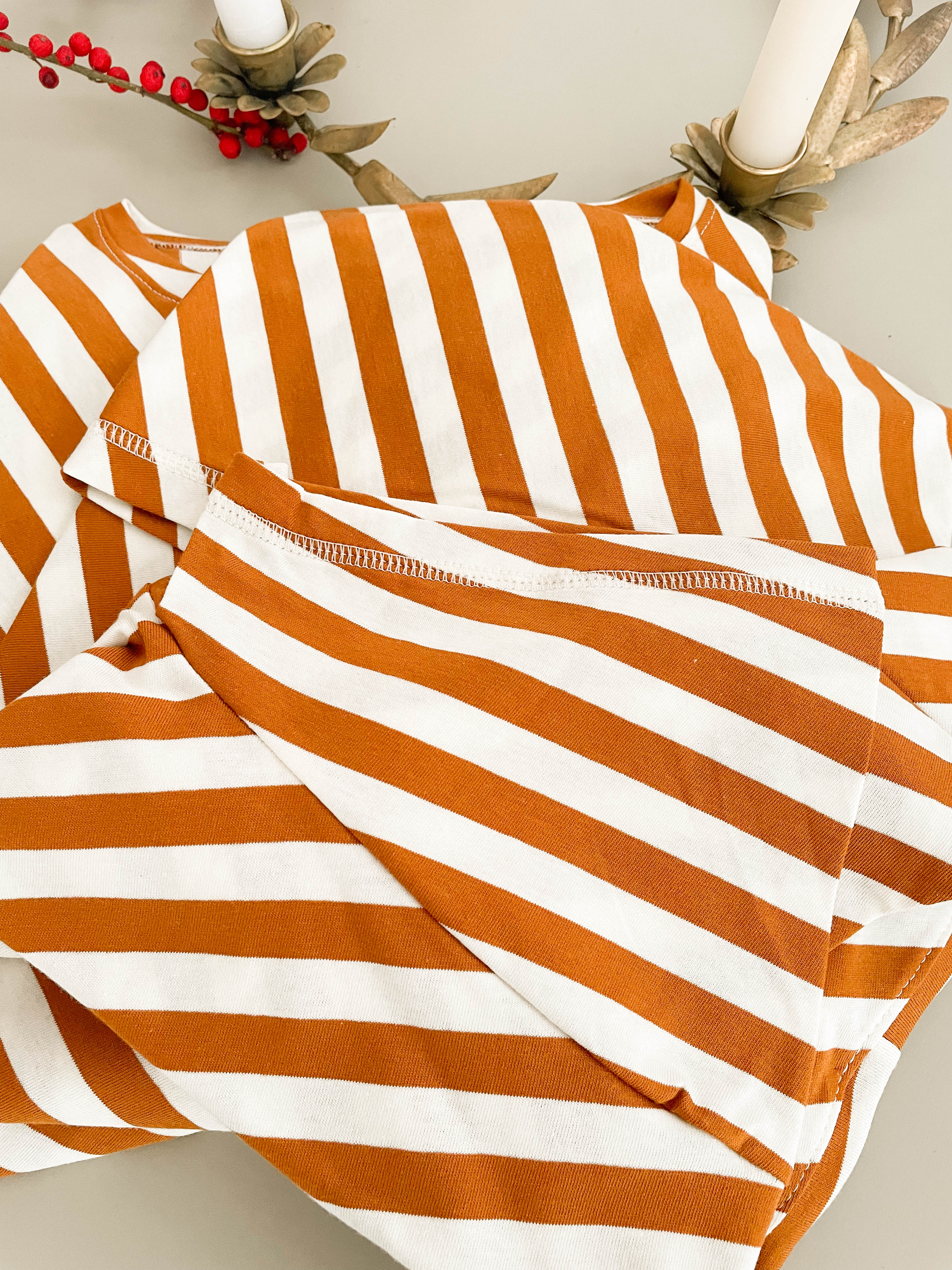 Tricou cu dungi din bumbac organic